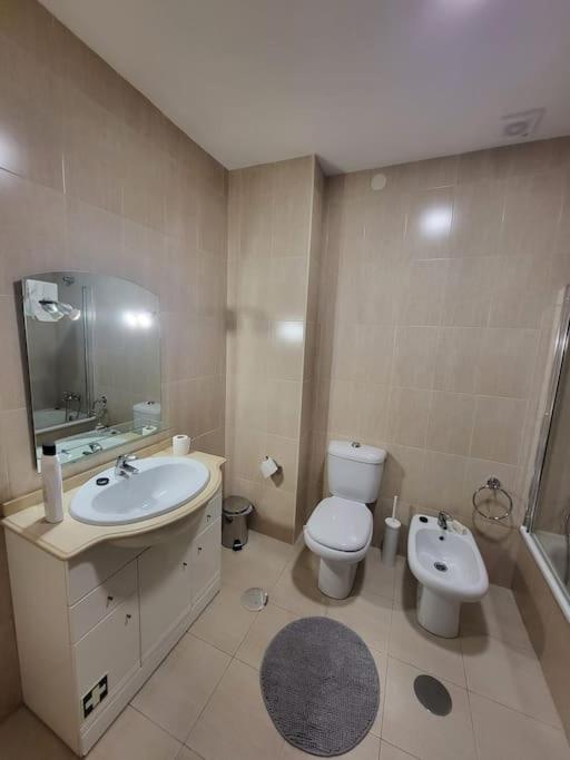Roomy & Patio - 2 Bedroom Flat Porto Exterior photo